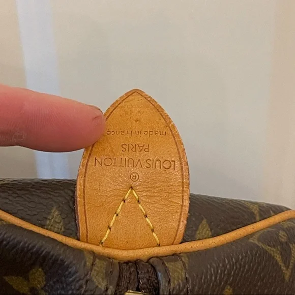 EXCELLENT!! Louis Vuitton Monogram Keepall Travel Bag + LV Luggage Tag + More - Picture 16 of 16